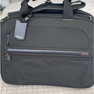Tumi Ballistic Nylon expandable Briefcase/Travel Bag As NEW